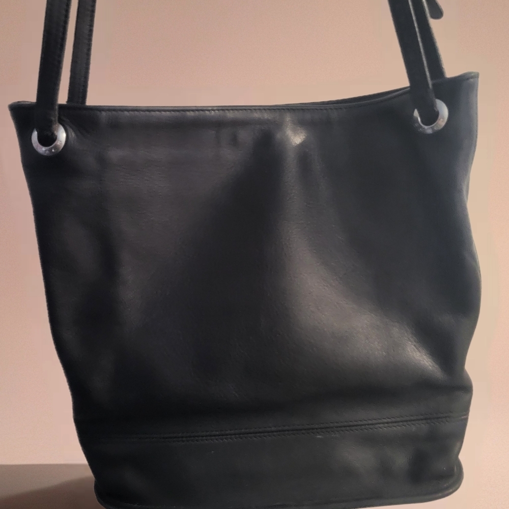 Coach Vintage Westport Shoulder Bucket Bag. - Picture 2 of 7
